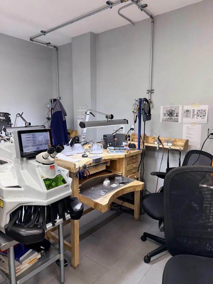 Stone setting and laser bench